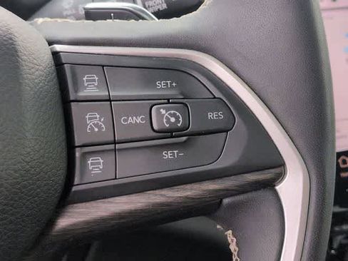 Used 2024 Jeep Grand Cherokee Limited w/ Luxury Tech Group II AWD/4WD image 26