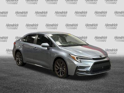 Used 2024 Toyota Corolla SE FWD image 2