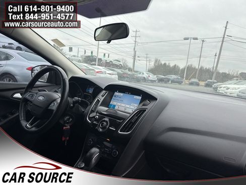 Used 2017 Ford Focus SEL w/ Cold Weather Package image 39