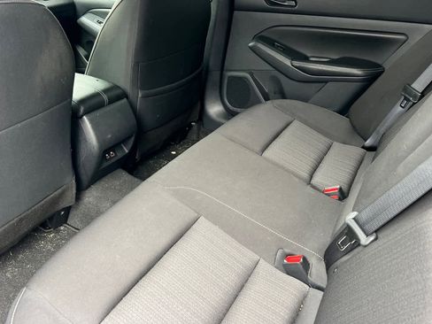 Used 2024 Nissan Altima 2.5 SV w/ SV Premium Package image 5