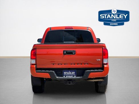 Used 2016 Toyota Tacoma TRD Sport w/ Towing Package RWD image 7
