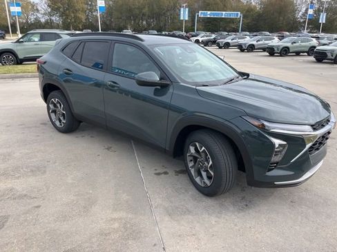 New 2026 Chevrolet Trax LT w/ Driver Confidence Package image 9