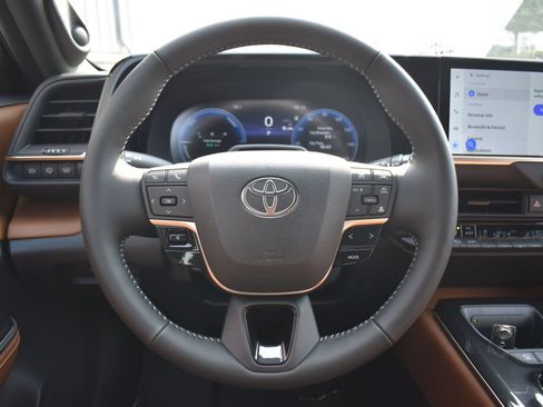 Certified 2025 Toyota Crown Signia w/ Advanced Technology Package AWD/4WD image 9