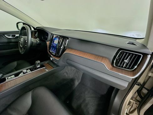 Used 2024 Volvo XC60 B5 Plus w/ Protection Package Premier AWD/4WD image 44