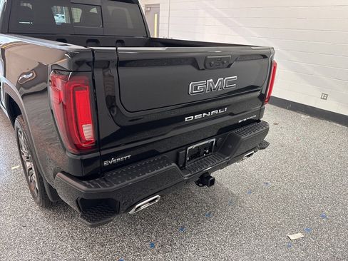 Used 2025 GMC Sierra 1500 Denali Ultimate image 2