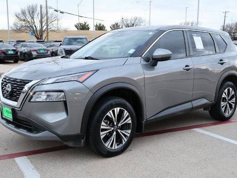 Certified 2023 Nissan Rogue SV image 3