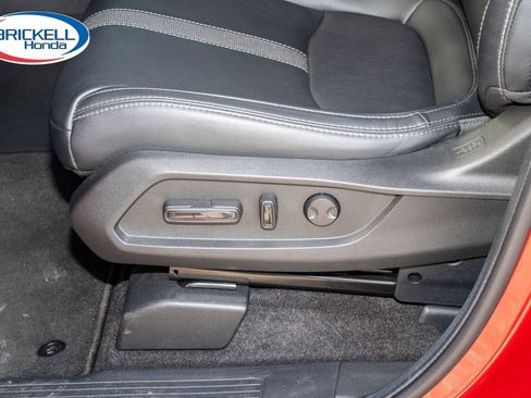 Certified 2025 Honda Pilot Touring image 32