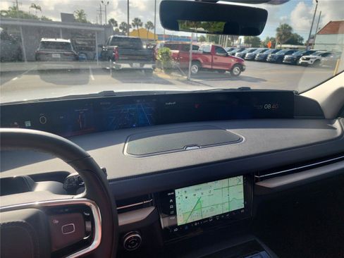 New 2026 Lincoln Navigator Premiere AWD/4WD image 31