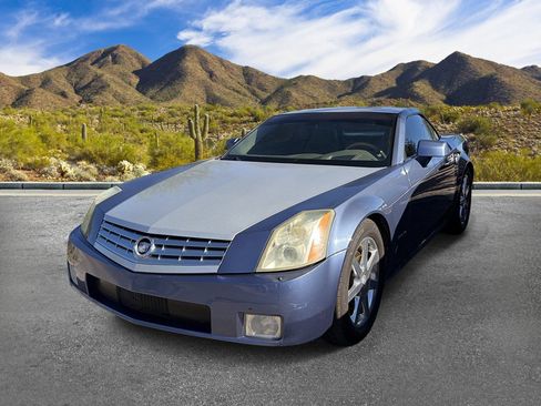 Used 2005 Cadillac XLR RWD image 2