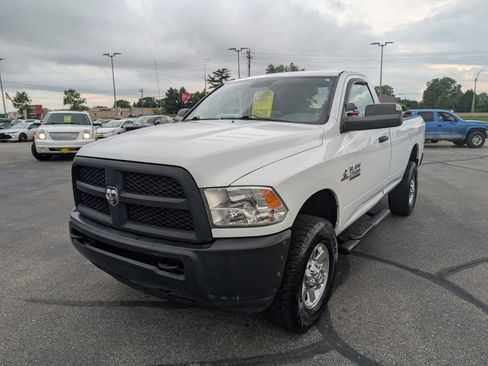 Used 2014 RAM 2500 Tradesman w/ Power & Remote Entry Group image 4