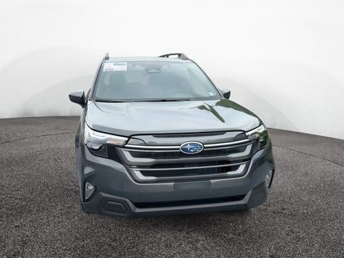 Certified 2025 Subaru Forester Premium AWD/4WD image 3