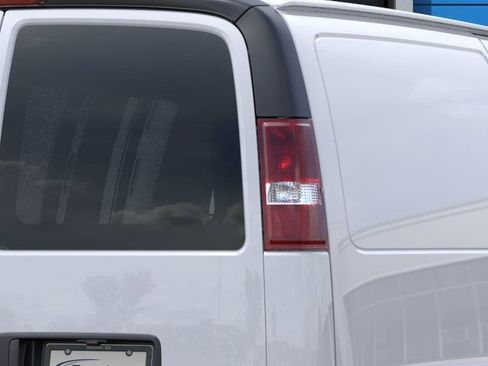 New 2026 Chevrolet Express 3500 RWD image 12