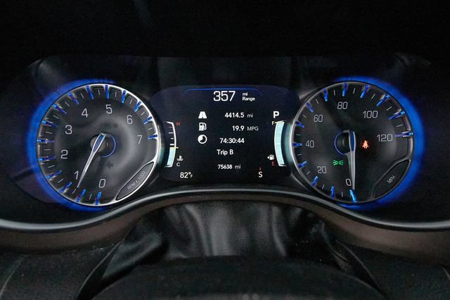 Used 2018 Chrysler Pacifica Touring-L Plus FWD image 20