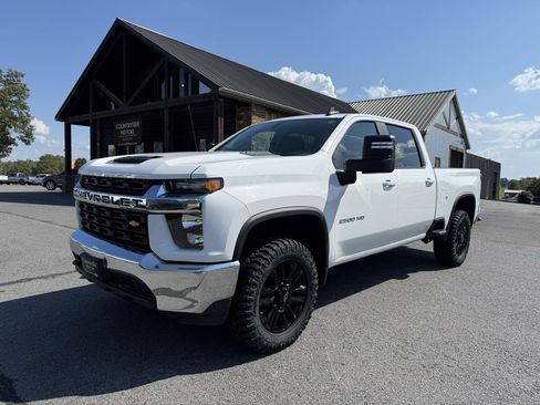 Used 2023 Chevrolet Silverado 2500 LT AWD/4WD image 2