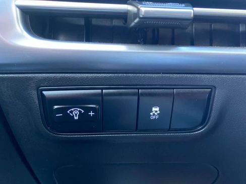 Certified 2025 Hyundai Tucson SE image 22