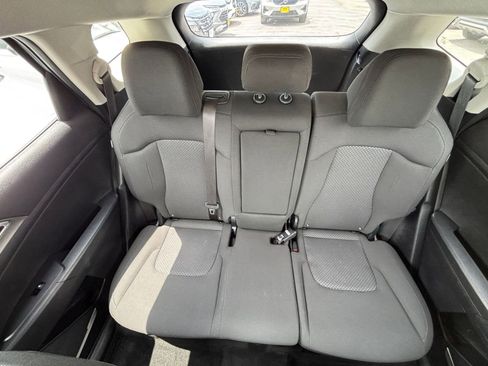 Used 2025 Kia Sportage LX FWD image 38