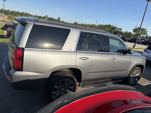 Used 2019 Chevrolet Tahoe LT w/ Luxury Package AWD/4WD image 11