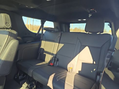 Used 2023 GMC Yukon XL Denali image 18