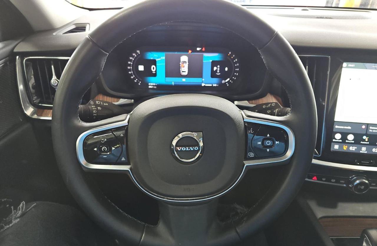 Used 2025 Volvo V60 B5 Cross Country Plus AWD/4WD image 8
