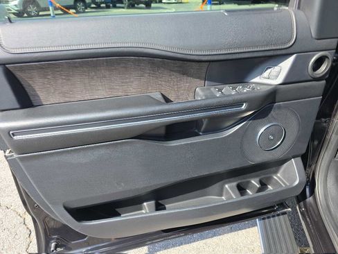 Used 2019 Ford Expedition Max Limited image 10