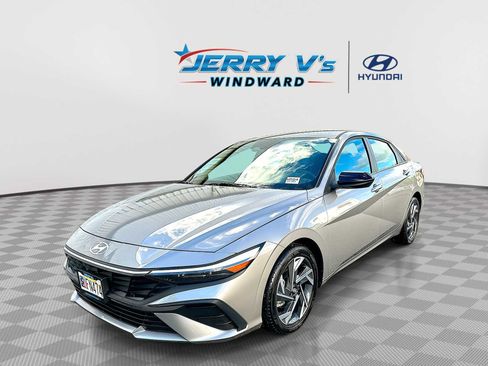 Used 2025 Hyundai Elantra Sport image 1