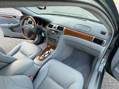 Used 2005 Lexus ES 330 w/ Preferred Accessory Pkg FWD image 15