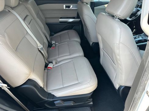 Certified 2023 Ford Explorer Limited AWD/4WD image 15