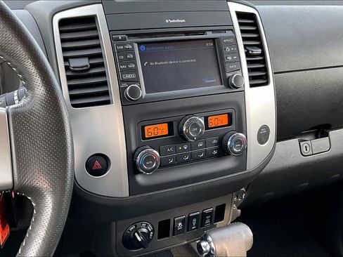 Used 2019 Nissan Frontier PRO-4X image 6