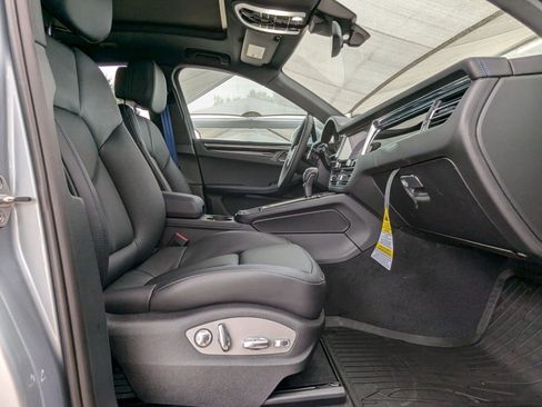 New 2025 Porsche Macan S image 25