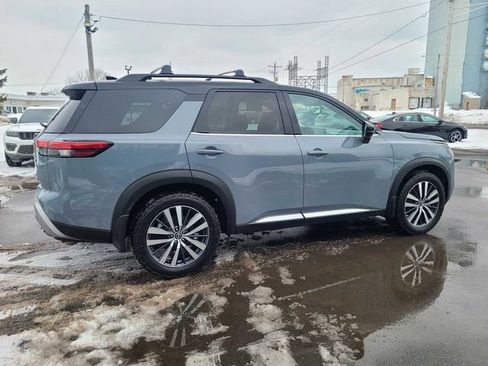 Used 2022 Nissan Pathfinder Platinum w/ Cargo Package image 6