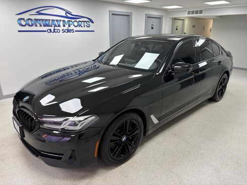 Used 2021 BMW 530i xDrive w/ Convenience Package AWD/4WD image 2