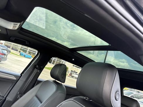 Used 2024 Volkswagen Tiguan SE R-Line image 25