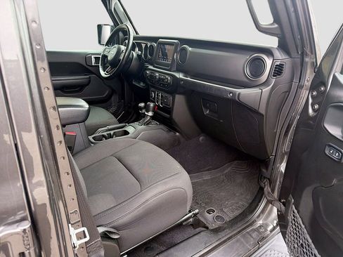 Used 2022 Jeep Gladiator Sport image 14