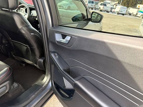 Used 2025 Ford Escape ST-Line w/ Equipment Group 301A image 19