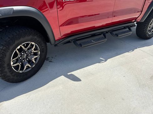Used 2024 Chevrolet Colorado ZR2 w/ Technology Package AWD/4WD image 9