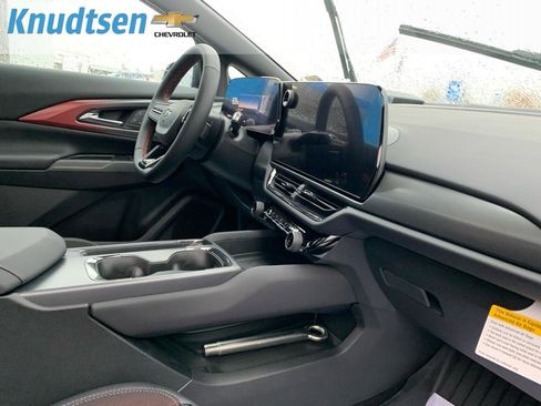 New 2026 Chevrolet Equinox EV RS w/ Convenience Package II AWD/4WD image 18