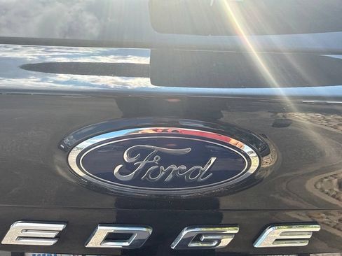 Used 2021 Ford Edge SE FWD image 18