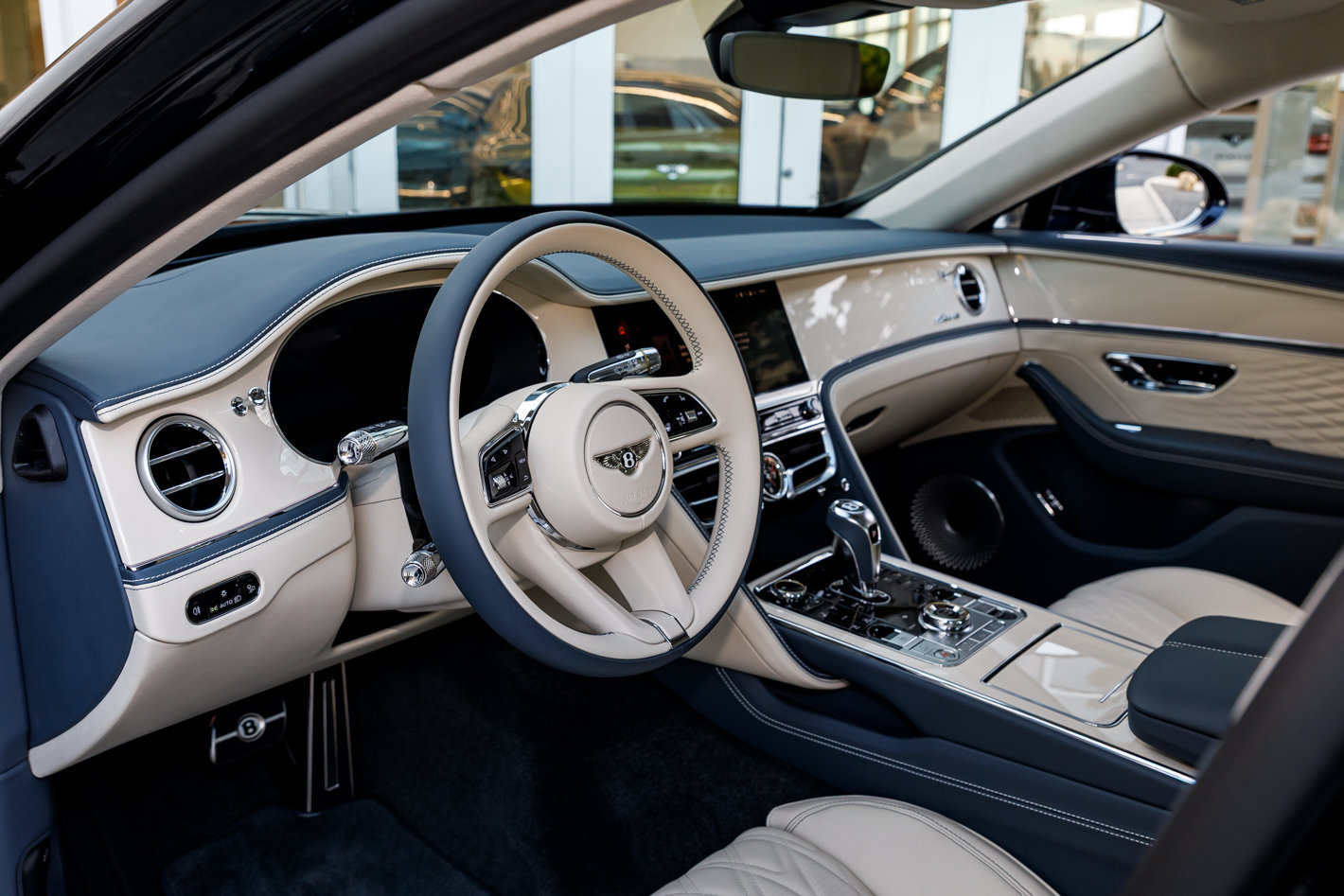 Used 2026 Bentley Flying Spur Azure AWD/4WD image 28