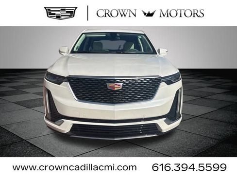New 2025 Cadillac XT6 Premium Luxury image 2