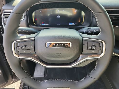 Used 2024 Jeep Wagoneer 4WD image 17