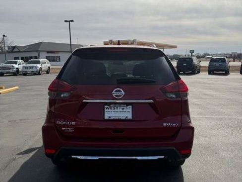 Used 2018 Nissan Rogue SV image 7