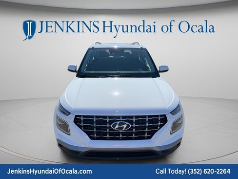 New 2025 Hyundai Venue SEL FWD image 13