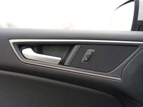 Used 2022 Ford Edge SEL w/ Convenience Package image 22