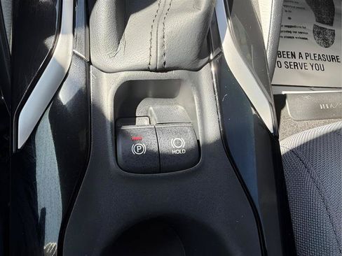 Used 2021 Toyota Corolla SE FWD image 32