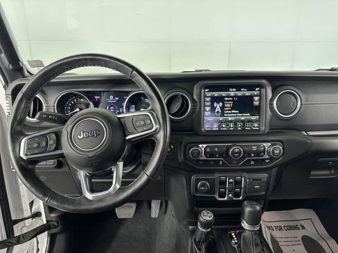 Used 2022 Jeep Wrangler Unlimited Sahara w/ Cold Weather Group image 3