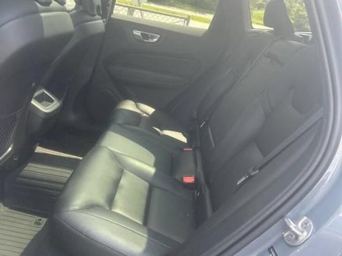 Used 2024 Volvo XC60 B5 Core w/ Protection Package Premier AWD/4WD image 5