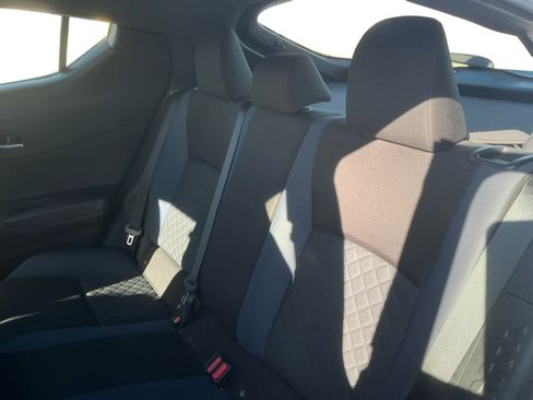 Used 2020 Toyota C-HR XLE image 9