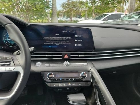 Certified 2023 Hyundai Elantra Limited FWD image 23