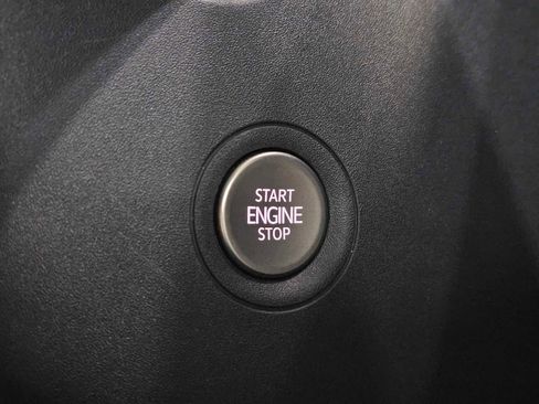 Used 2023 Volkswagen ID.4 Pro image 31