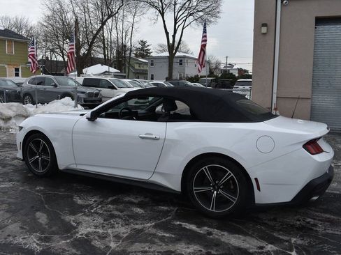 Used 2024 Ford Mustang Convertible image 17